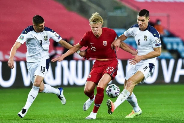 SUROVA ODLUKA UEFA: Norveška kažnjena, Rumunima dodeljena pobeda!