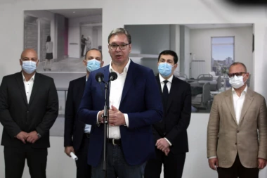 (VIDEO) VUČIĆ NA OBILASKU RADOVA NA KCS: Dve nove bolnice za četiri mseseca! Jel' to neko verovao?