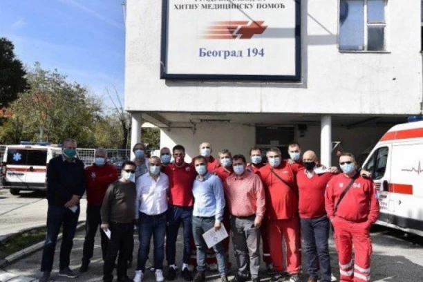 DEGENEK U AKCIJI: Zvezda počela da deli sezonske ulaznice zdravstvenim radnicima