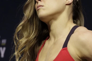 Lomila ruke levo i desno, a sada se desilo ONO NEZAMISLIVO! Ko je RASPLAKAO Rondu Rauzi?