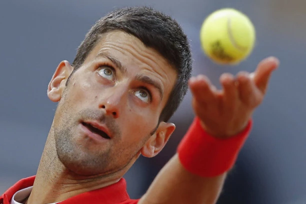 DA LI JE OVO DOBRA IDEJA? Đoković povukao NEOČEKIVAN POTEZ poraza od Nadala!