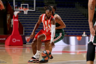 Zvezda SRUŠILA Baskoniju, crveno-beli SIGURNI OD POČETKA DO KRAJA, Lojd kao VANZEMALJAC