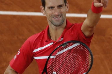 HRVAT IZAZVAO BURU: Nole mora da CRKNE na terenu!