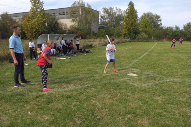 SJAJNO: Softbol IZNAD koronavirusa!