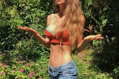 Ova žena je FENOMEN: Jede 51 bananu na dan i sa 40 godina izgleda NEVEROVATNO!