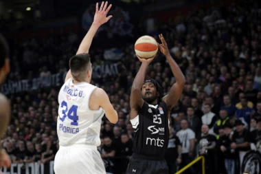 GROM IZ VEDRA NEBA: Amerikanac RASKIDA ugovor, stiže NOVA četvorka!