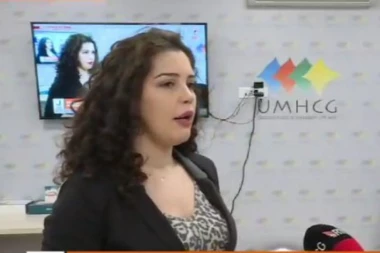 (VIDEO) SRUŠILA SE KAO SVEĆA USRED PROGRAMA UŽIVO: Intervju je normalno počeo, a onda se sve zakomplikovalo!