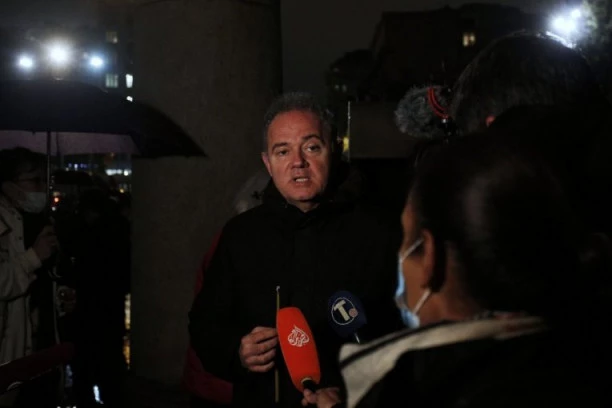 SMEHOTRESNO! LJUDI, JE L' OVO MOGUĆE: Lutovac i njegovi saborci opustošili državu, A SAD SE SETILI DA BRINU O ČISTOM VAZDUHU?!