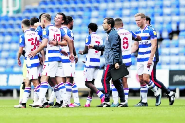 HAOSI U ENGLESKOJ! Prekinuta utakmica, pristalice NEZADOVOLJNE! Pozivaju na LINČ VLASNIKA!