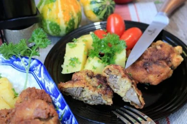 NE PODGREVAJTE OVE NAMIRNICE! Hrana sa kojom svi pravimo grešku, a VEOMA JE OPASNO!