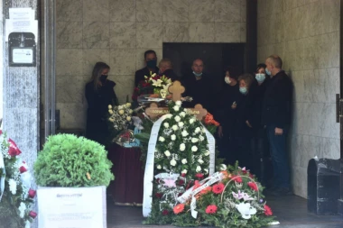 NAŠ PEVAČ PRONAŠAO OPROŠTAJNO PISMO NAKON SMRTI SUPRUGE: Saznao komplentnu istinu o njenom životu, OVE reči su mu KIDALE dušu!