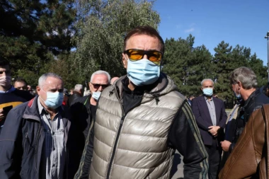 Dragan Kojić se totalno zapustio: Keba nema šta da obuče, danima nosi jednu trenerku!