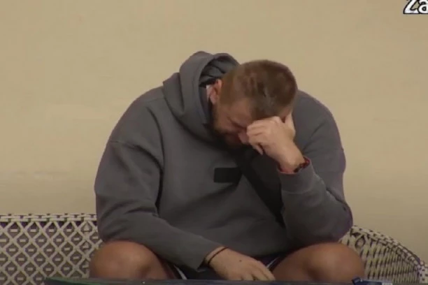 MAJA MU VREĐALA MAJKU I DETE, A ON POVUKAO ŠOKANTAN POTEZ! O Janjuševoj odluci svi pričaju u NEVERICI!