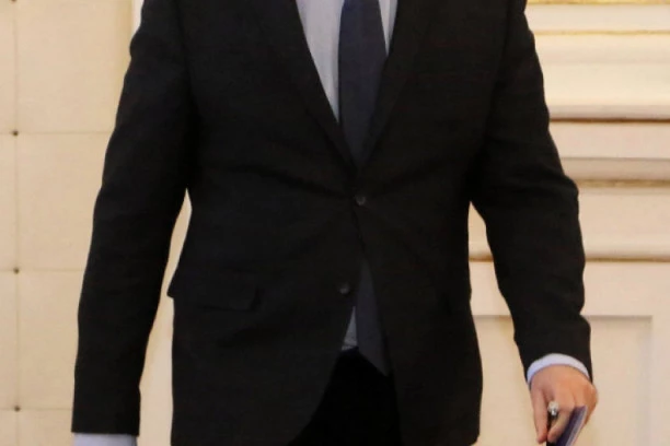 VUČEVIĆ: NOVI SAD JE DOBIO MOĆNU FABRIKU, DRAGO MI JE ŠTO ĆEMO MLADE ZADRŽATI U NAŠEM GRADU!