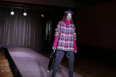 NESVAKIDAŠNJE: Maske koje su šili robijaši iz Srbije nošene na modnoj reviji u Torinu