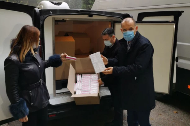 VELIKA VEST ZA SRBIJU: Krenula distribucija prvih 50.000 doza Torlakovih vakcina!