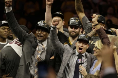 Trenerska vrteška u NBA ne staje: JOKIĆEVE "ŽRTVE" DOBILE NOVOG STRATEGA