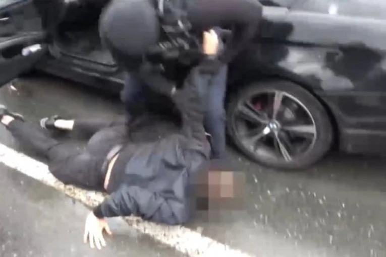 UKRAO ČOVEKU AUTO ISPRED KUĆE PA GA PRODAO NA OTPADU! Hapšenje u Varvarinu!