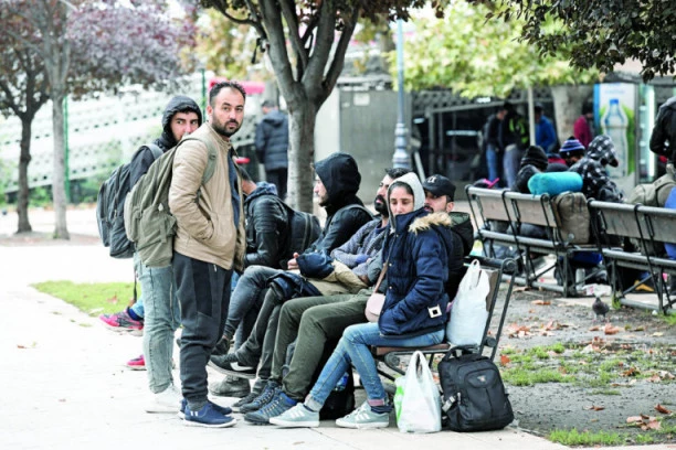 BANDE MIGRANATA HARAJU BEOGRADOM: Krvavi incidenti sve učestaliji, građani ne znaju kako da se ZAŠTITE!