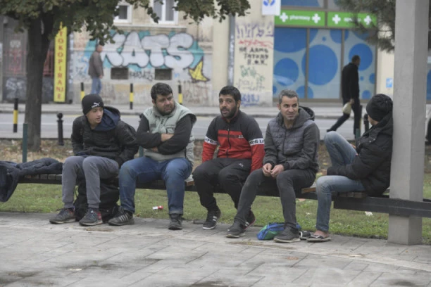 Francuska PROTERUJE EKSTREMISTE! Njih 231 čeka DEPORTACIJA