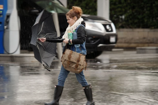 U SRBIJU STIŽE HLADAN FONT! U ovim gradovima PADA TEMPERATURA, a evo gde se očekuje SNEG!