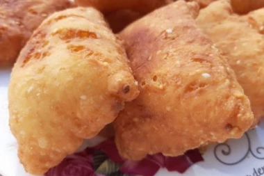 (RECEPT) Najlepšu stvar koju možete da pojedete ujutru jesu uštipci: Evo kako da vam ispadnu meki kao duša