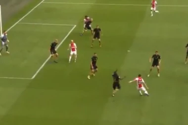 (VIDEO) DUŠAN SKINUO PAUKA: Sjajan gol Tadića posle samo PET MINUTA igre!