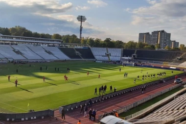 CRNO-BELI IPAK IMAJU PODRŠKU NAVIJAČA: "Grobari" GROMOGLASNI NA STADIONU PARTIZANA, pogledajte šta su poručili!