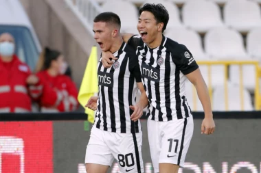 ZA KOPLJE SMO BOLJI OD ZVEZDE: Stevanović kao Lola Smiljanić! Evo šta je sve PORUČIO "večitom" rivalu!