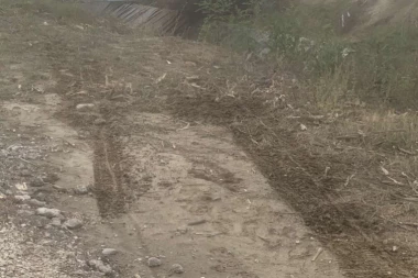 Detalji tragične nesreće u Bujanovcu: Tinejdžeri izginuli u saobraćajci, izgubili kontrolu nad vozilom pa se survali u kanal!