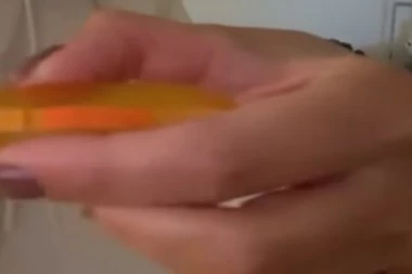 (VIDEO) PREBLEDEO! POGLEDAJTE TRENUTAK KAD JE LUNA POKAZALA POZITIVAN TEST TRUDNOĆE MARKU! - Ovo je bilo presudno!