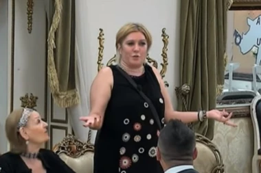 Jelena Golubović PONOVO SVE ŠOKIRALA: Hvalila veličinom polnog organa svog bivseg: Alatka mu je najveća na svetu!