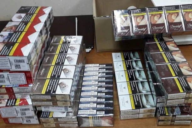 (FOTO) Koferi puni cigareta: Sprečeno švercovanje iz Bugarske