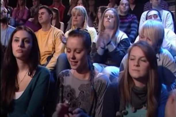 (VIDEO) CECINA SNAJKA U NEVIĐENOM IZDANJU: Bogdana statirala u emisiji - NE BISTE JE PREPOZNALI