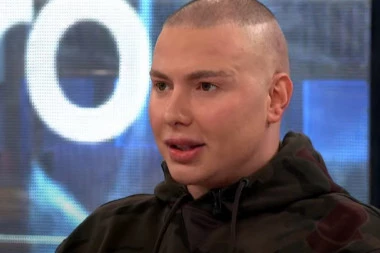 (VIDEO) Bivši zadrugar SVE ŠOKIRAO u Novom Jutru! Brendon uradio MAČIJE OČI, pa onda OTKRIO RAZLOG!