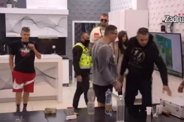 (VIDEO) KUKA I MOLI DA JE NE BIJE! Kristijan je TRESNUO po glavi, Alen ga zgrabio u sekundi - OBEZBEĐENJE ZAKASNILO!