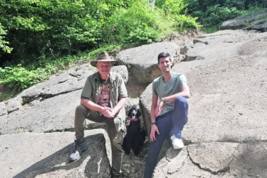 OTKRIVENO ŠTA JE NOVAK RADIO NA PIRAMIDAMA I U TUNELIMA: Nole meditirao u utrobi majke Zemlje!