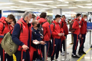 (FOTO) Sledeća destinacija - SINSHAJM: Fudbaleri ZVEZDE krenuli putem Nemačke, NOVO IME NA STANKOVIĆEVOM SPISKU!