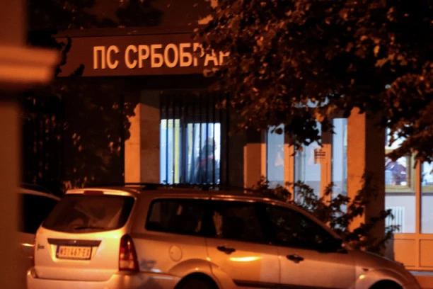 Bacio bombu na policiju jer je hteo da ih upozori na koronu: Dragomiru iz Srbobrana određen pritvor