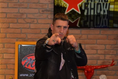 (VIDEO) Kristijan Golubović POSLAO ŽESTOKU PORUKU PORODICI: SABERITE SE, DA NE BIH JA POLUDEO!