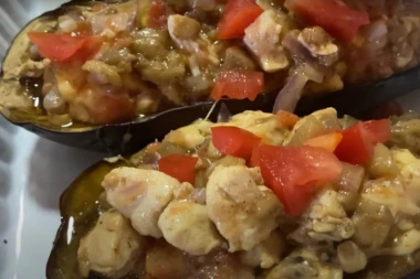 (RECEPT) Plavi patlidžan punjen piletinom: Savršeno zdrav ručak neodoljivog ukusa