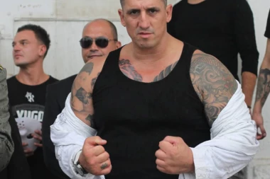 KRISTIJAN DŽEPARIO PEVAČA: Snimak kako Golubović krade šokirao javnost!