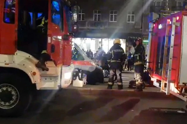 Razvalio je vrata i sprečio krvavu tragediju: Zahvaljujući prisebnosti portira u Mladenovcu izbegnuta katastrofa