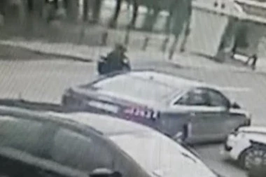 (VIDEO) ISTINA O INCIDENTU U DOBANOVCIMA: Policajac lažirao povrede, A ONDA SE DOGODILO OVO!