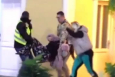 (UZNEMIRUJUĆI VIDEO) MIKO, JAOOOOOO BOŽE MOJ MILI! Miljani je pozlilo, izgubila svest: MARIJA URLIČE NA SAV GLAS, OBEZBEĐENJE JE IZNOSI!