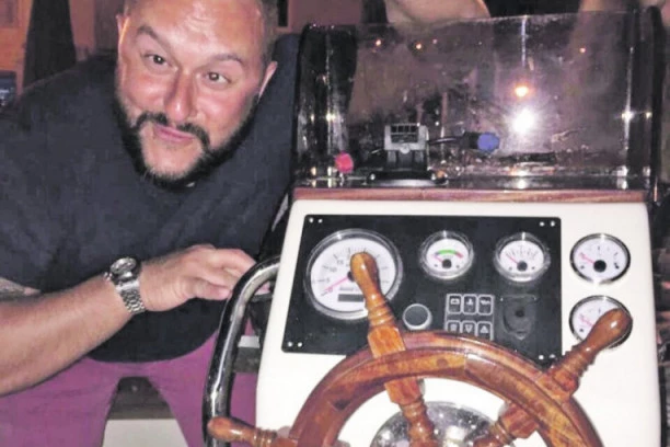 (FOTO) HUMORISTA IVAN IVANOVIĆ POSTAO PRAVI TAJKUN: Lažni novinar  sa tri stana od 1.000.000 evra! OVAJ PAPIR govori sve o tome!