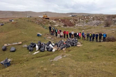 Radna akcija za čistiji Pešter: Uklonjeno 250 džakova smeća