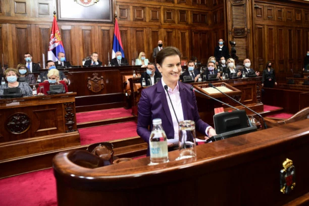 PREMIJERKA I MINISTRI KRENULI ŽESTOKO: Borba protiv mafije i jačanje ekonomije glavni ciljevi nove vlade!