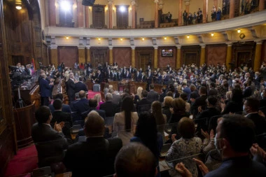 (FOTO) Ana Brnabić i ministri položili zakletvu u Skupštini Srbije
