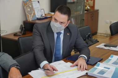 Ministar prosvete Ružić: Dobar odziv prosvetnih radnika za vakcinaciju